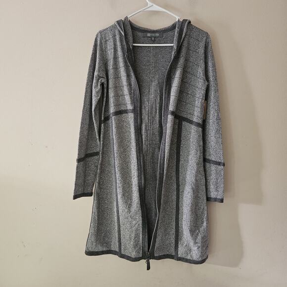 NWT Title Nine Sweater Dress Size M Merino Wool Blend Full Zip Pockets Hood Gray - Picture 5 of 11